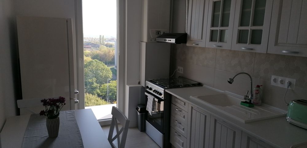 Inchiriez apartament cu două camere