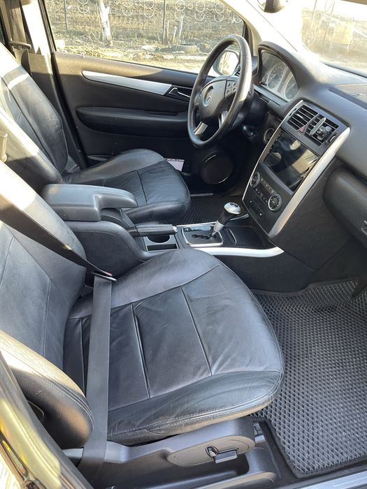 Mersedes benz  B 200