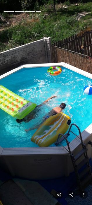 Vând piscina Betsway Hydrium 3.66× 1.22