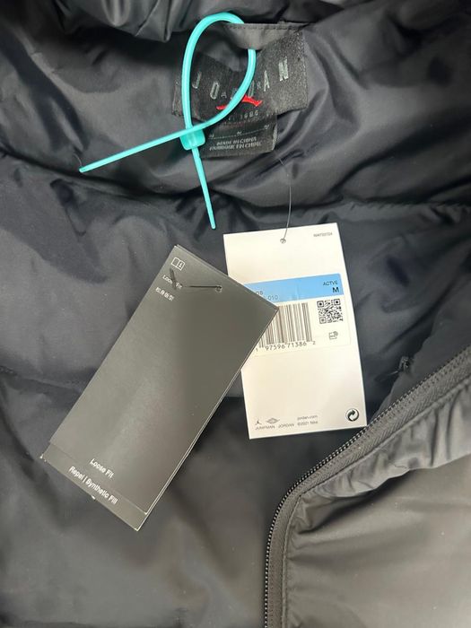 Продам куртку Jordan