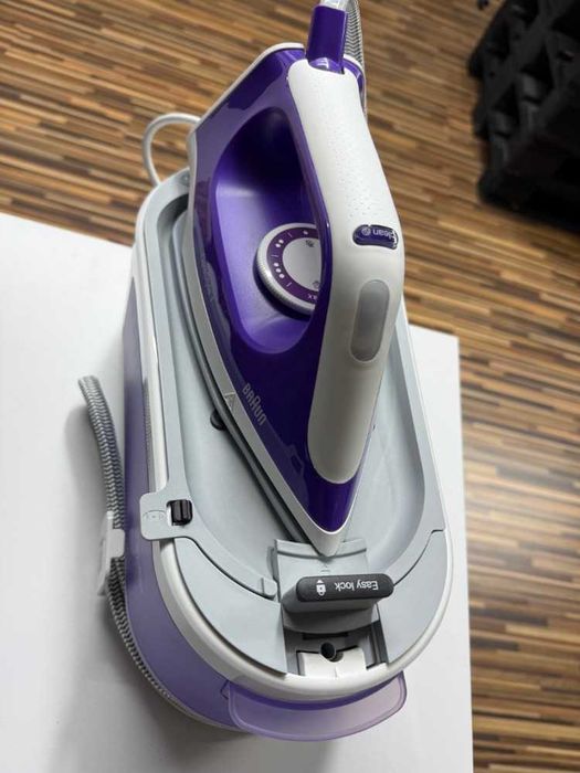 (RESIGILAT) Statie de calcat Braun Carestyle 1