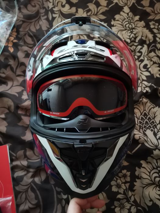 Каска за мотор LS2 Challenger C GT Carbon