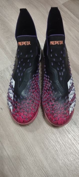 Сороконожки Adidas Predator