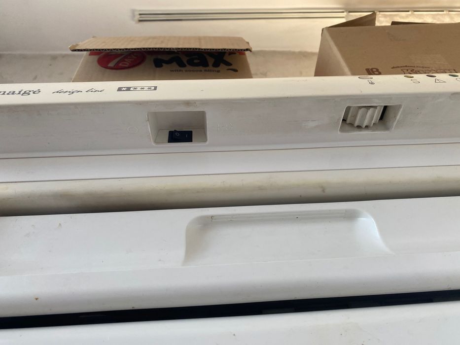 Продавам фризер Snaige