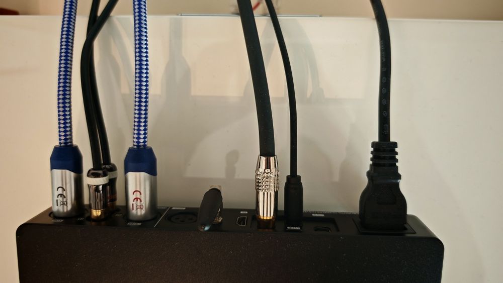 Smsl su 10 dac hi-res