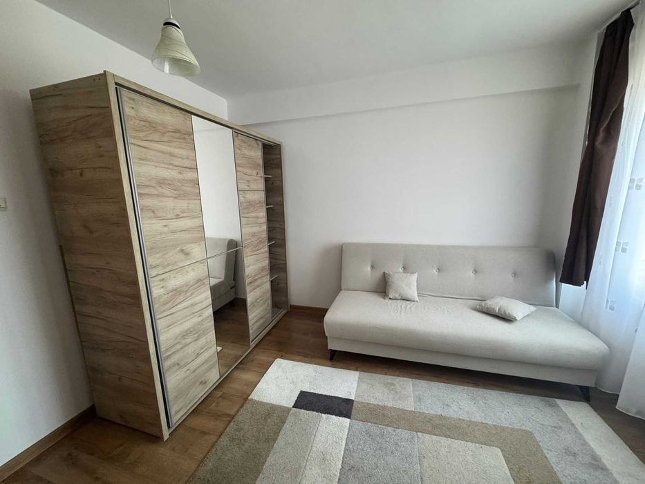 Vând apartament cu 2 camere decomandate, str Horea