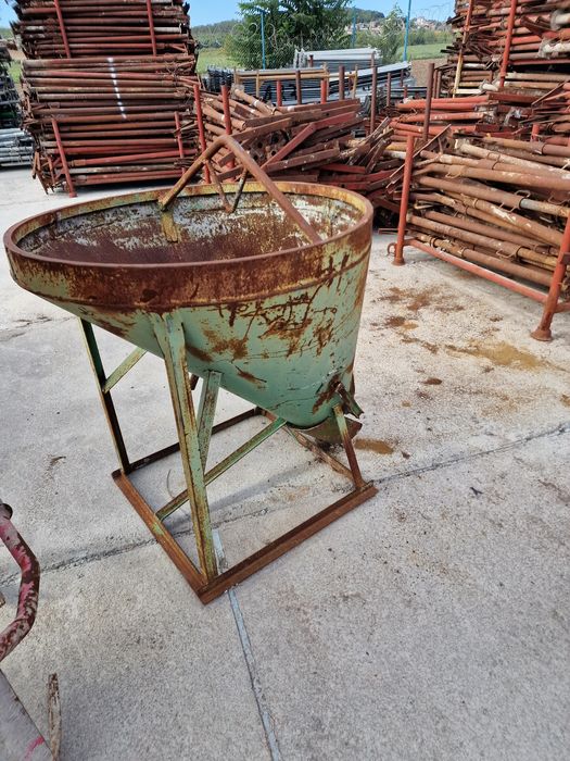 Кюбели втора ръка за бетон