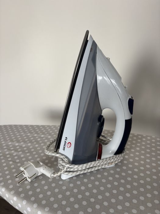 Продавам ютии