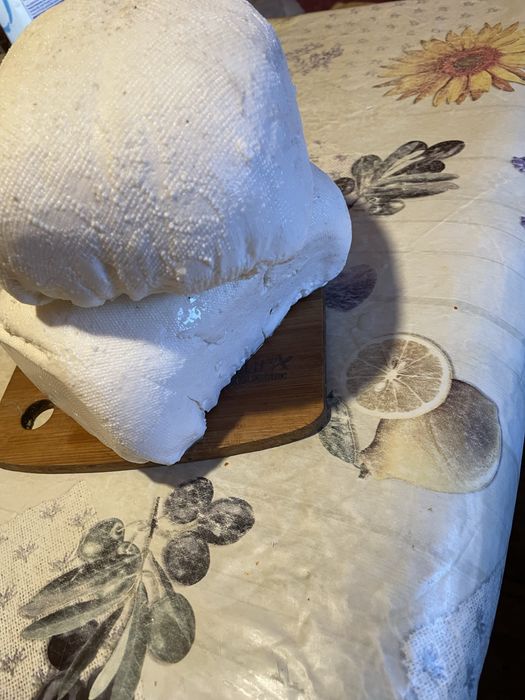 Brânza de vaca cu caprea 30 de lei kg
