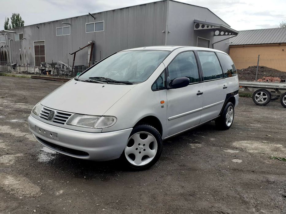 VW Sharan 2.0i