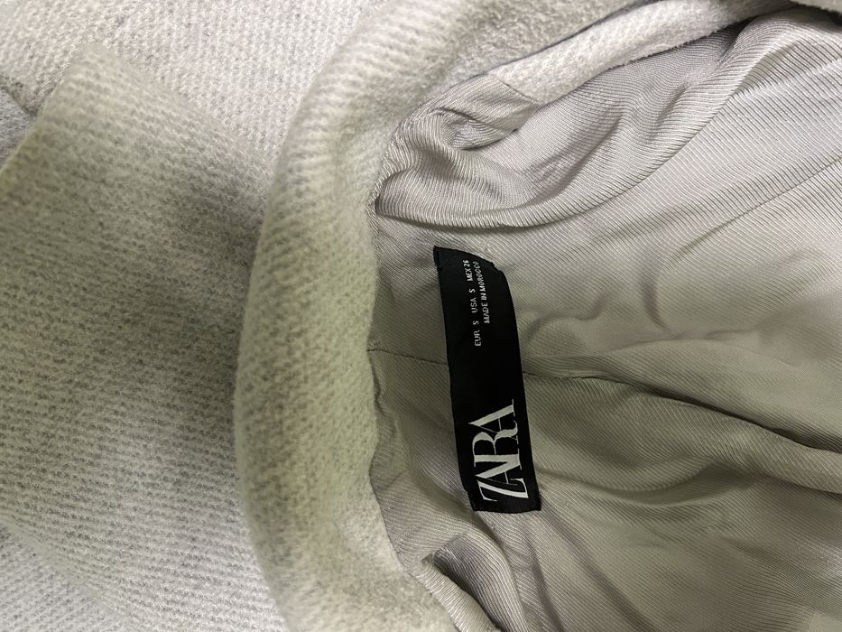 Сиво палто ЗАРА.