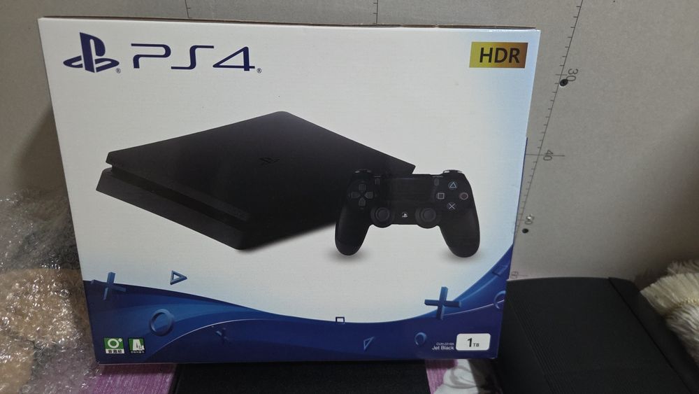 Ps 4 1tb + manitor