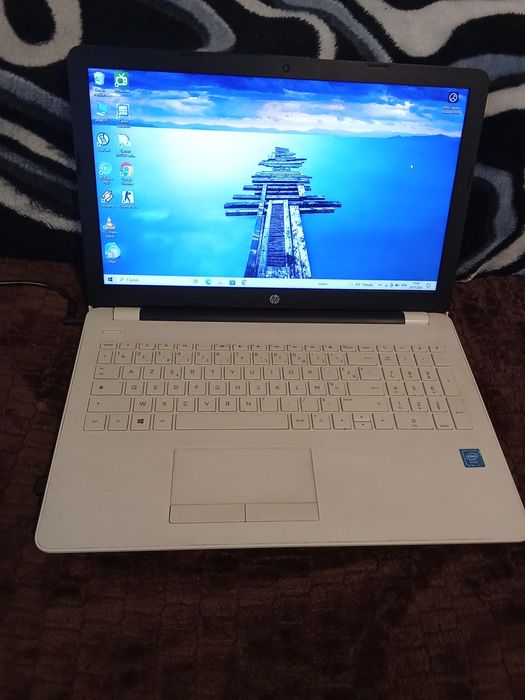 Vând leptop HP  cu încărcător