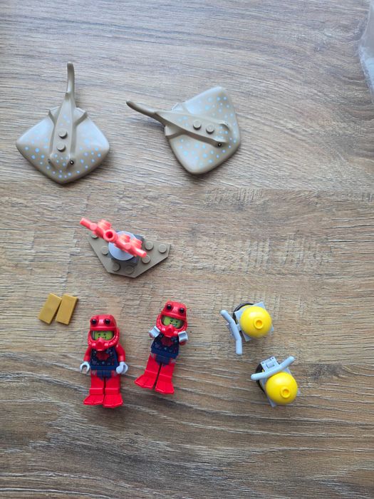 Vand Lego Speed 75889 Garajul Suprem Ferrari, Lot LEGO City 60033, 60032, 60192, 60254, 60294 LOT seturi LEGO City 60153 și 60063