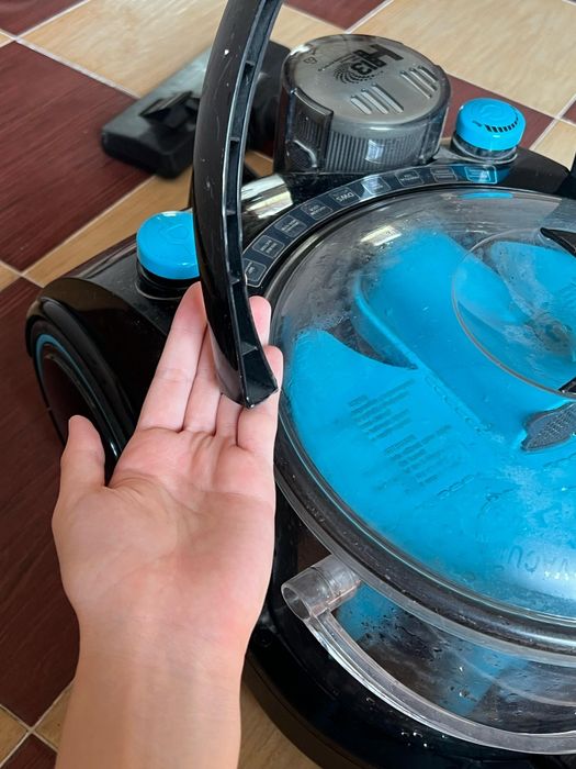 Продам пылесос с аквафильтром