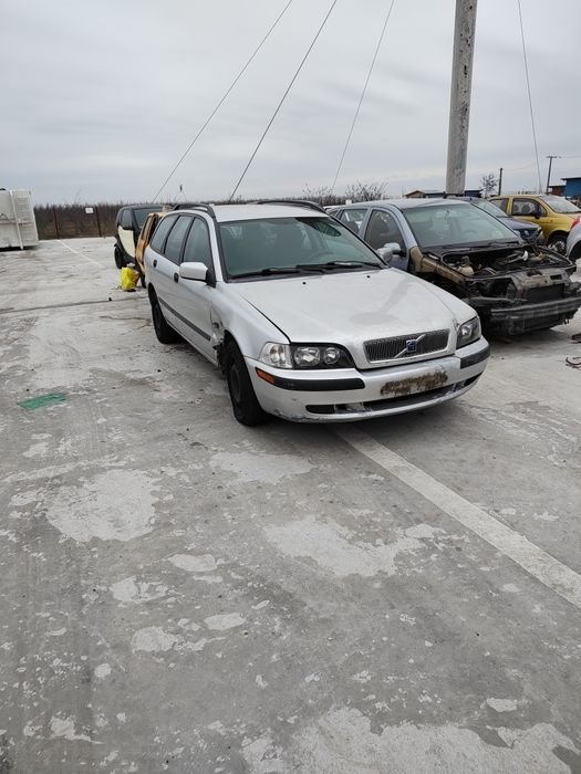Dezmembrez Volvo V 40   1.8 benzina