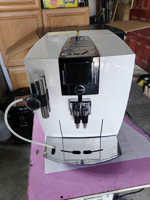 Espresor Jura Impresa j85 Piano White