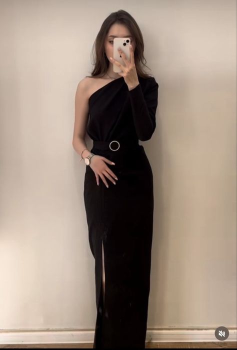 Платье вечернее на одно плечо