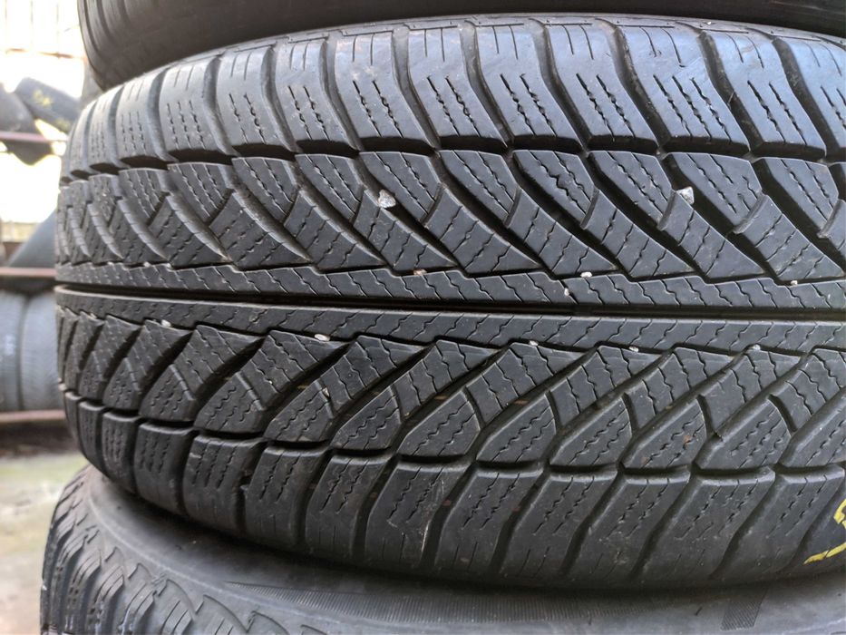 4бр Зимни гуми 205 50 17 - Goodyear Runflat