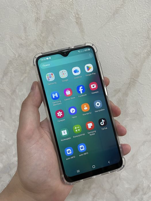 Продам Samsung A10.