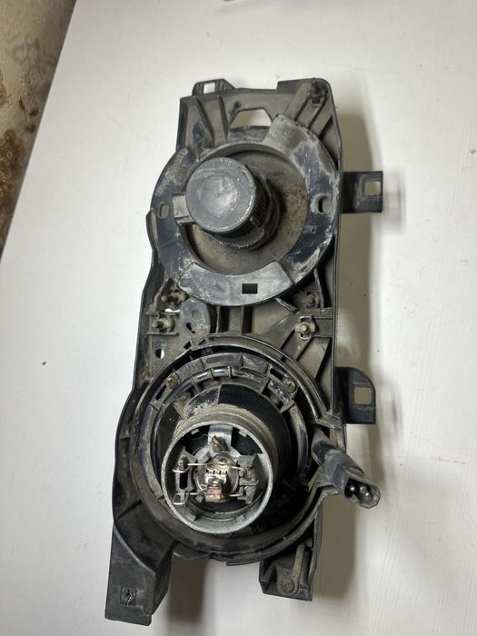 Е34 оригинал фара