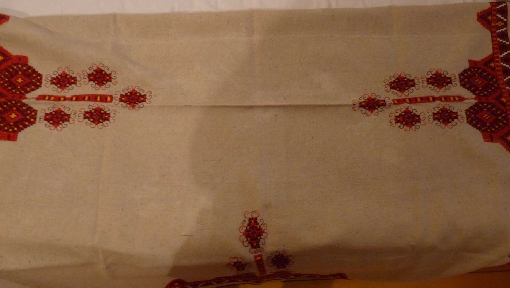 Покривка за маса -120х120 см.