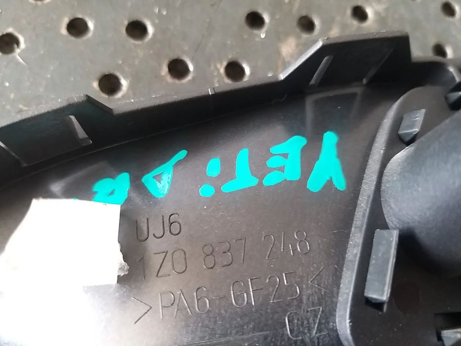 Maner interior buton geam boxa tweeter usa dreapta fata skoda yeti 5l 1z0837248 1z0035411p 1z0959855