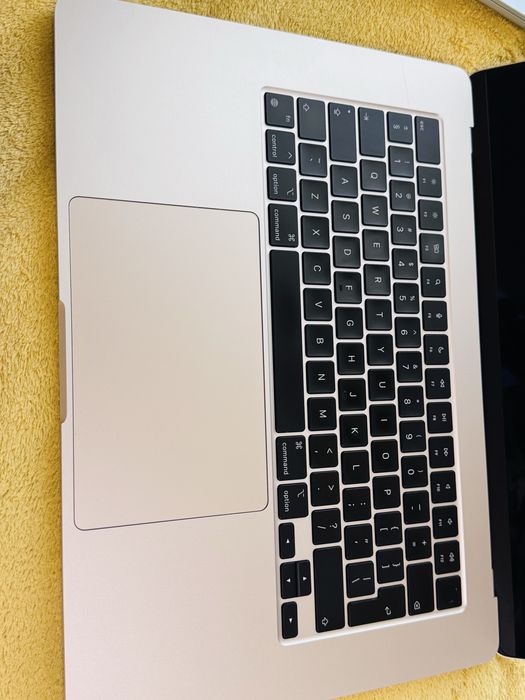 MacBook Air 15” M2 Starlight -  Отлично състояние