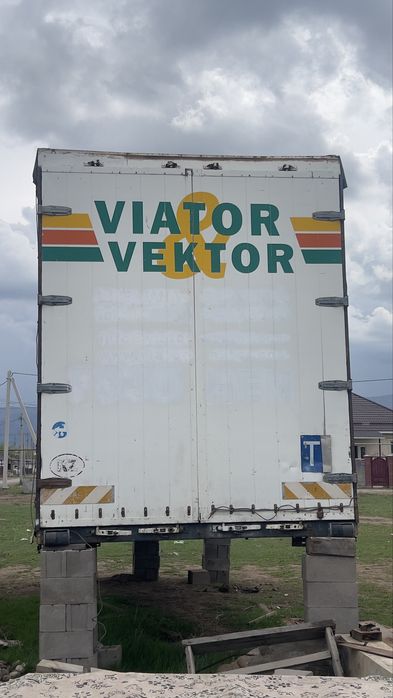 Продам тентованный прицеп (полуприцеп)