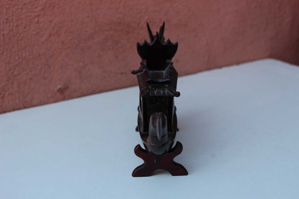 Figurina barca DRAGON, piesa colectie, sculptura lemn rosu CHINA