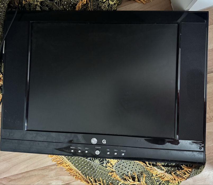 LG телефизор черный