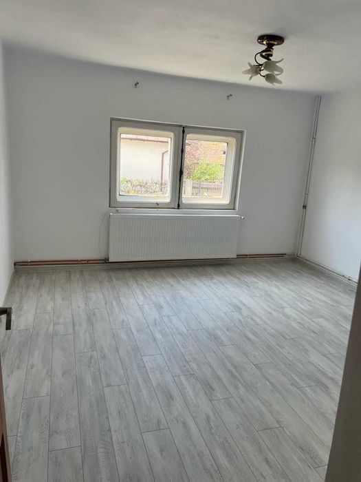 Vila Individuala P+1 , 9 camere | Centru Pucioasa | Proprietar