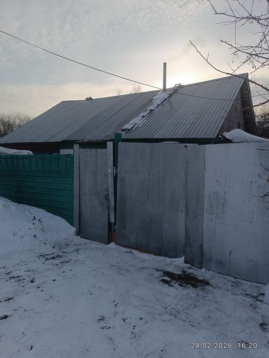 Продам дом в рабочем дом на два хозяина