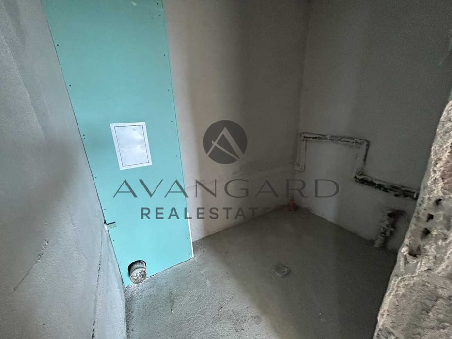 Продава се Тристаен апартамент в Пловдив, Остромила - 90 кв.м за 1589 €/кв.м - Снимка #4