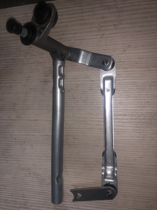 Ansamblu stergator dreapta fata VW Touran (2003-2010)
