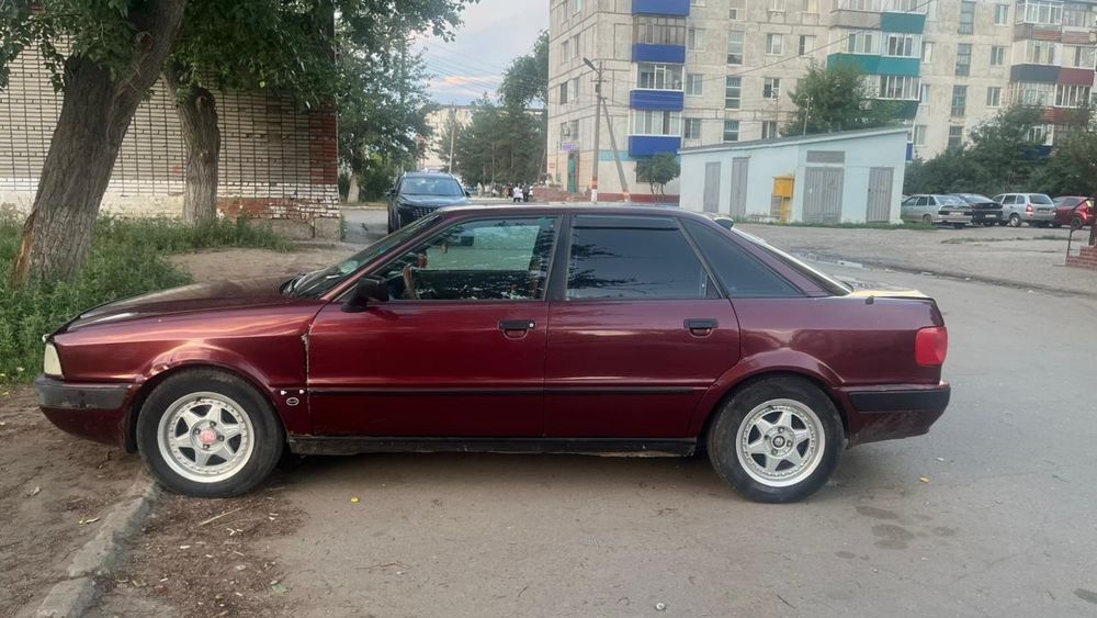 Продам Ауди 80 б4 2.0