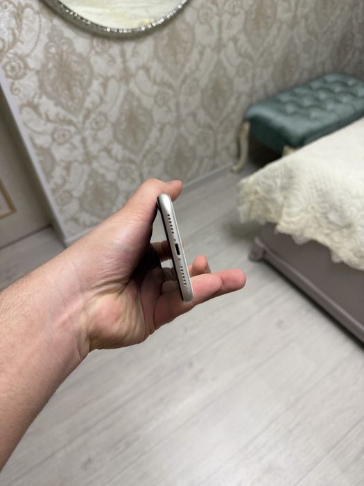 Продам Айфон 11/128