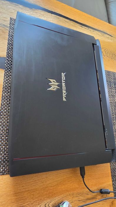 Acer Predator 17 G9-791 / i7 / 16GB / GTX 970M / SSD + HDD + пълен комплект