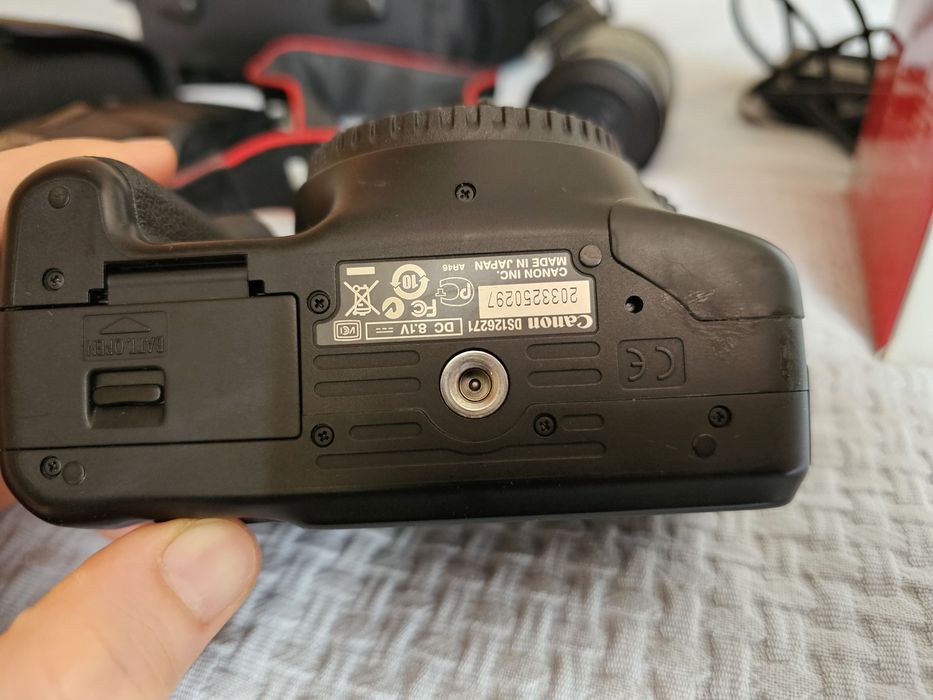 Цифровой фотоаппарат б/у Canon 550D