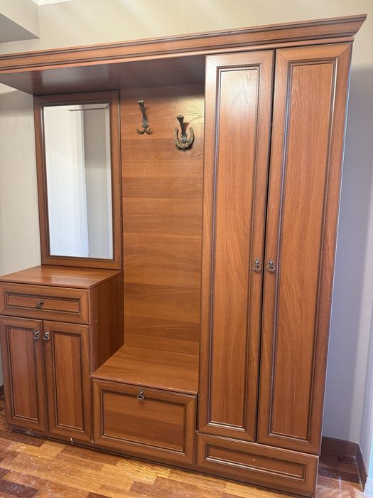 Гардеробка продам