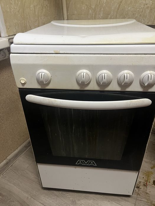 Продам газовую плиту