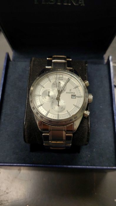 Часовник FESTINA F16759