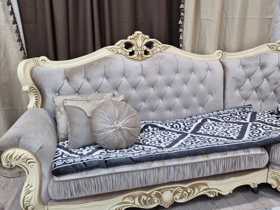 Продам диван с креслом