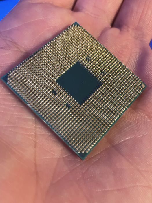 процесор AMD Ryzen 7 1700X