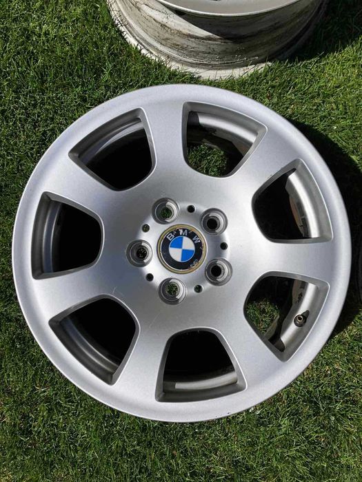 Продавам 4 бр. оригинални  джанти за БМВ Е 60 като нови. Цена 350 лв.