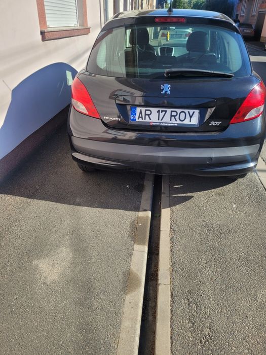 Vând Peugeot 207
