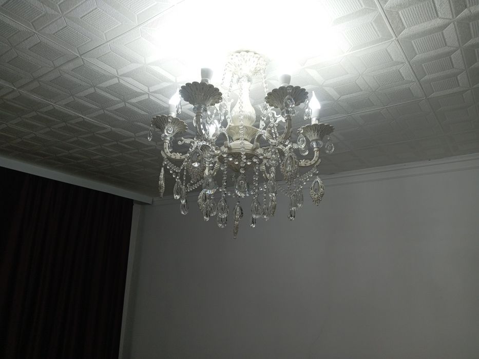 Продаётся люстры  парами и есть отдельно