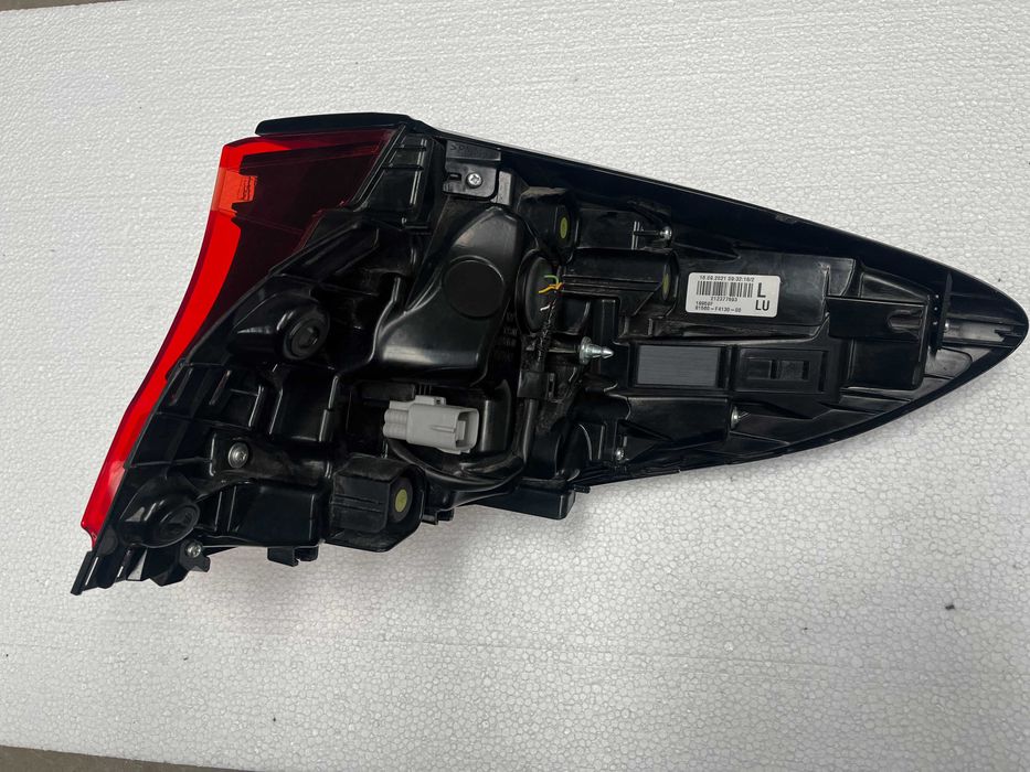 Ляв външен LED стоп за Toyota C-HR хибрид 2021/2023