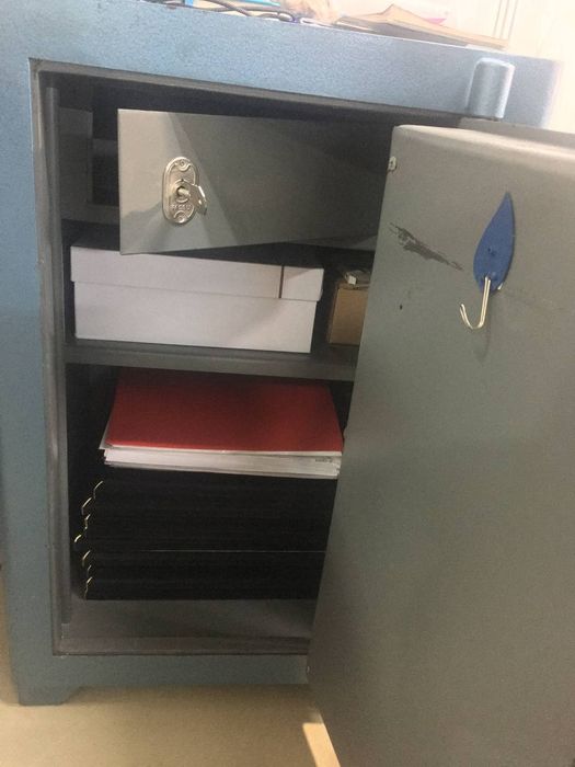 Продам сейф несгораемый