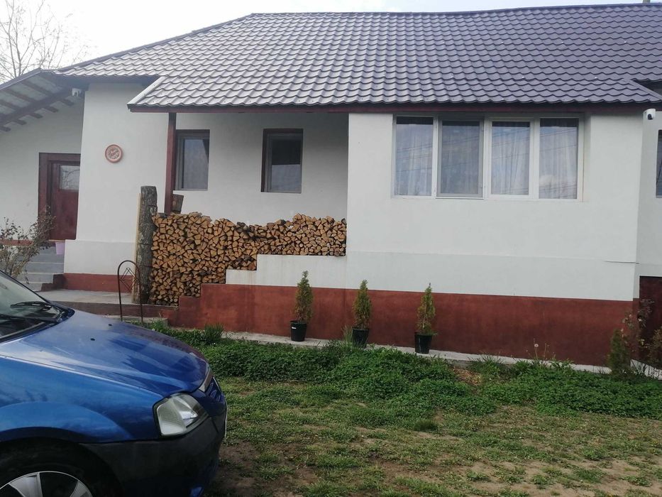 Casa renovata, 3 camere, 97mp+900mp teren, pe soseaua Cluj Napoca - Zalau